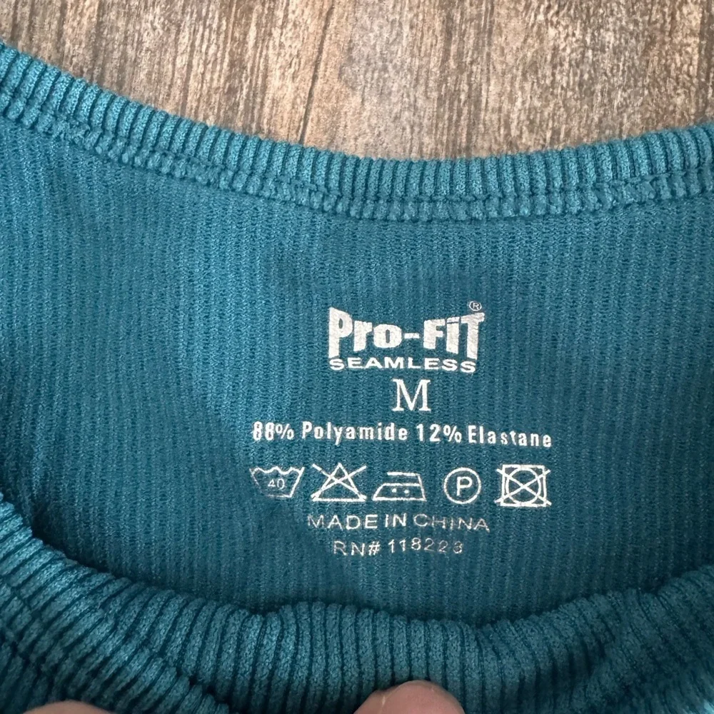 Pro-Fit seamless Teal Ribbed tank